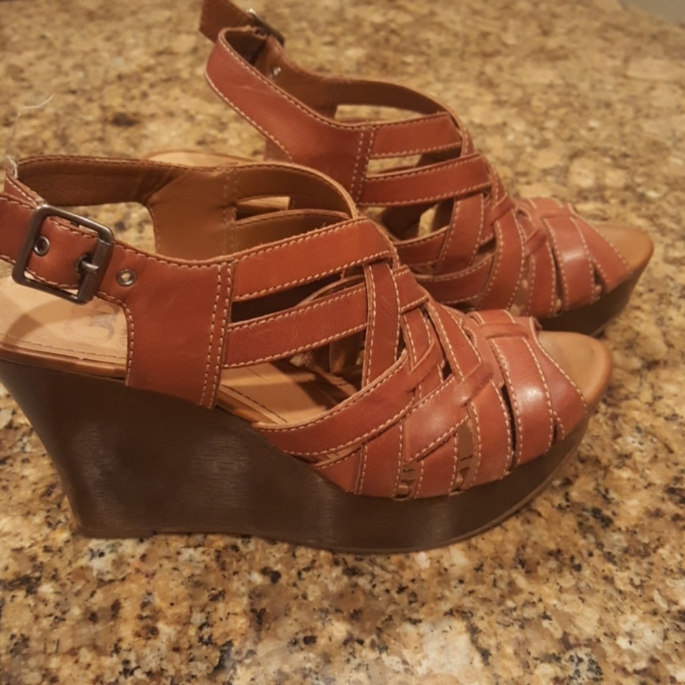 Gianni Bini Strappy Brown Wedge Heels Size 7.5
